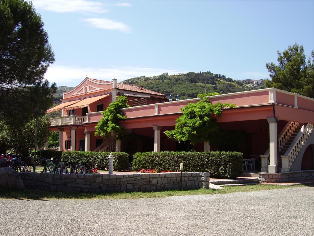 Pozzo Al Moro Village マリーナ・ディ・カンポ エクステリア 写真